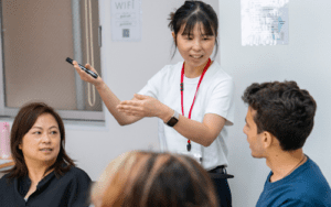 Cours de japonais pour adultes dans une école au Japon
